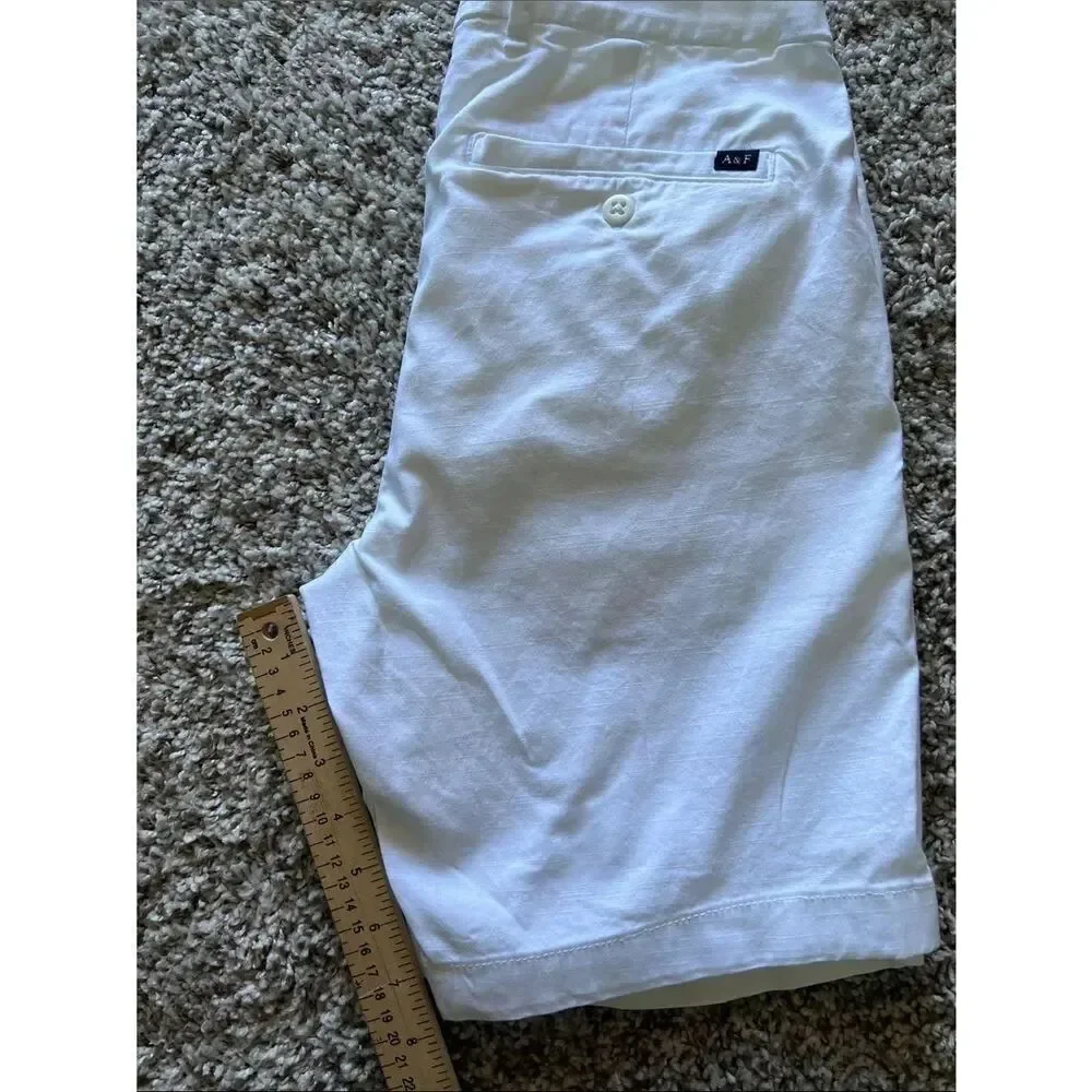 ECU Abercrombie & Fitch White Casual Cotton Blend Stretch Shorts in Size 28